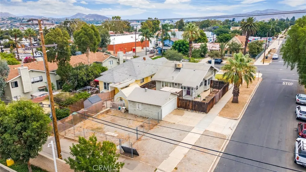 624 S Victoria Corona, CA 92879
