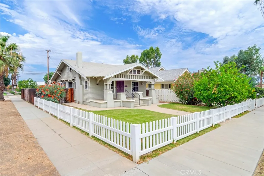 624 S Victoria Corona, CA 92879