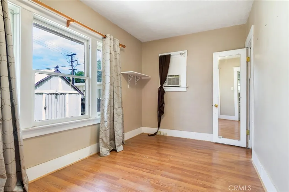 624 S Victoria Corona, CA 92879