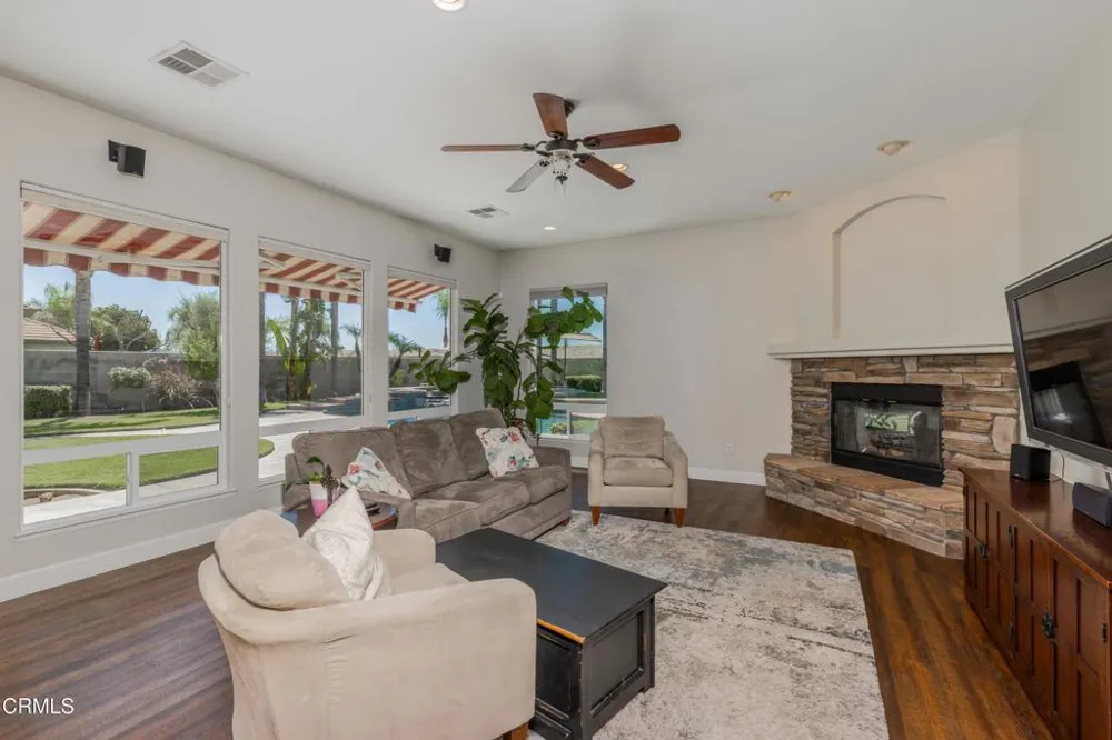 10503 Hinderhill Drive Bakersfield, CA 93312