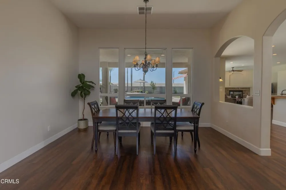 10503 Hinderhill Drive Bakersfield, CA 93312