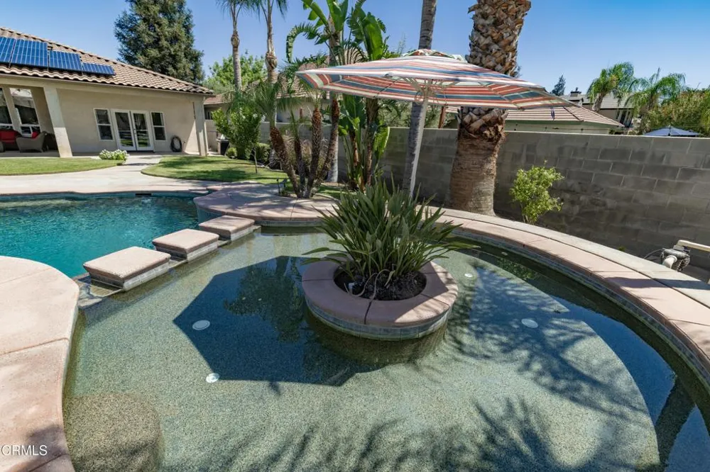 10503 Hinderhill Drive Bakersfield, CA 93312