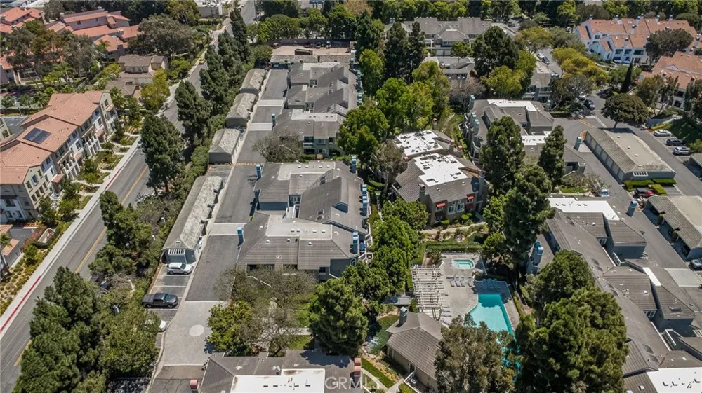 7402 Yellowtail Drive #201 Huntington Beach, CA 92648