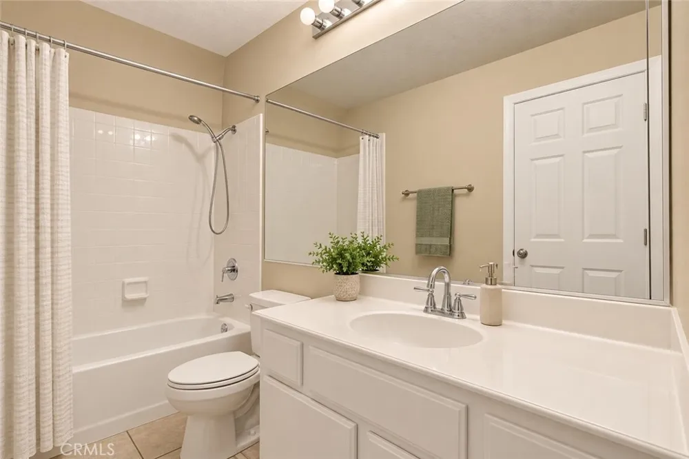 7402 Yellowtail Drive #201 Huntington Beach, CA 92648