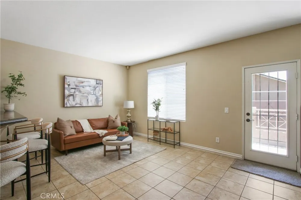 904 Turner #17 Ontario, CA 91764
