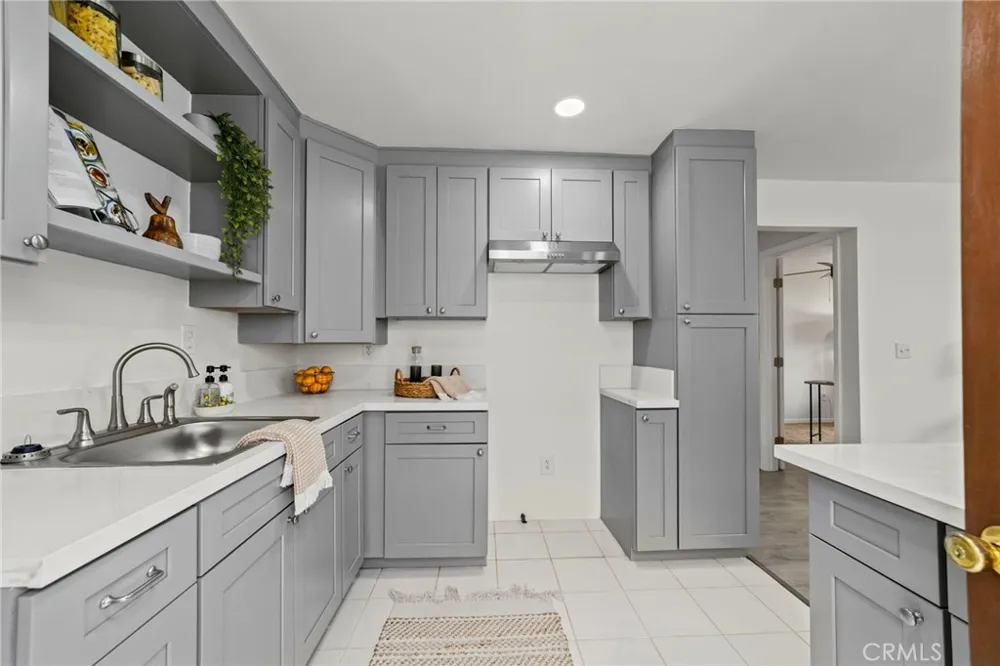 308 Pasadena Avenue Azusa, CA 91702