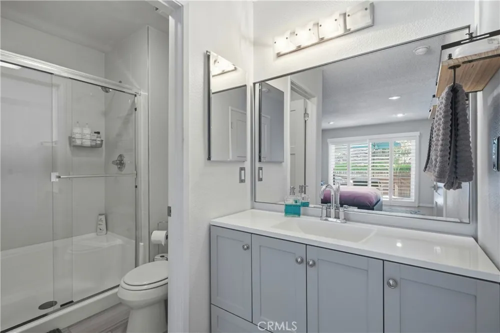 15607 Crestview #85 Los Angeles, CA 91344