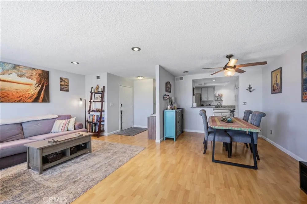 15607 Crestview #85 Los Angeles, CA 91344