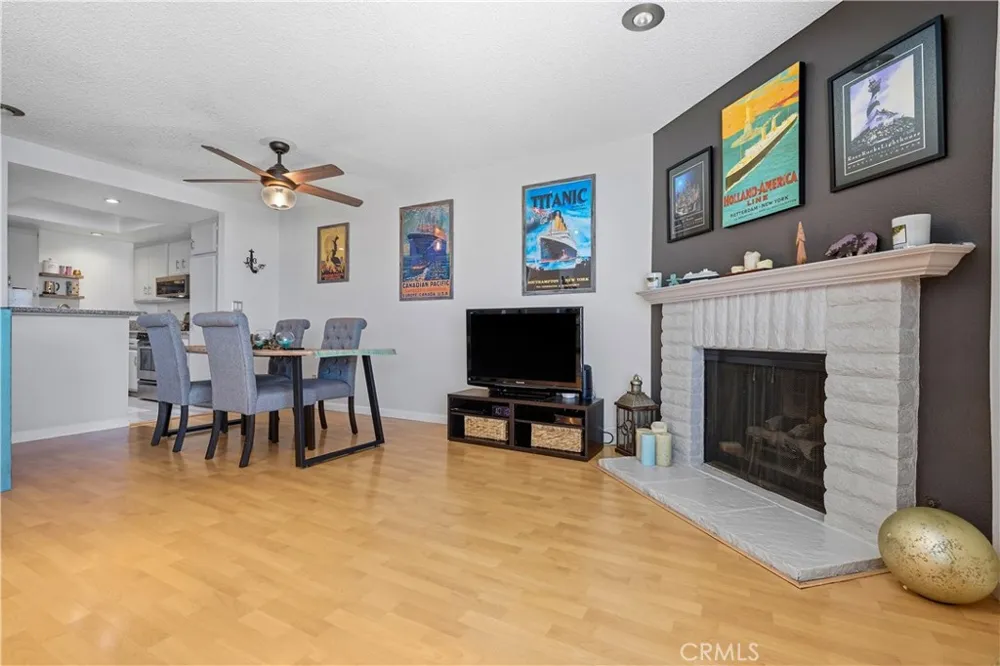 15607 Crestview #85 Los Angeles, CA 91344