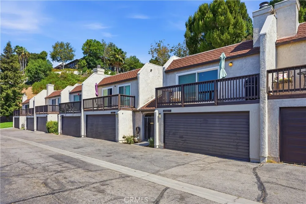 15607 Crestview #85 Los Angeles, CA 91344