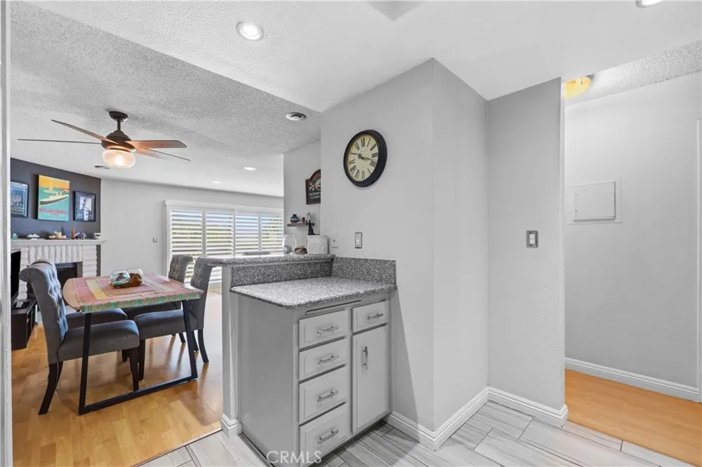 15607 Crestview #85 Los Angeles, CA 91344