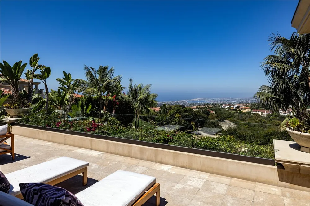 9 Sailcrest Newport Coast, CA 92657