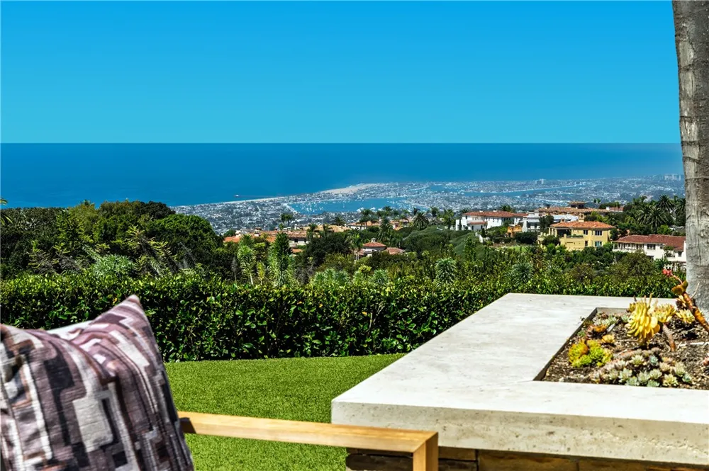 9 Sailcrest Newport Coast, CA 92657