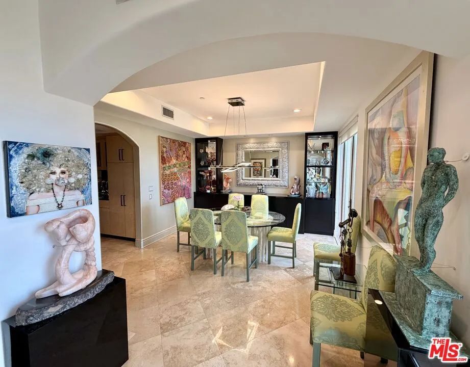 137 S Spalding Drive #401 Beverly Hills, CA 90212
