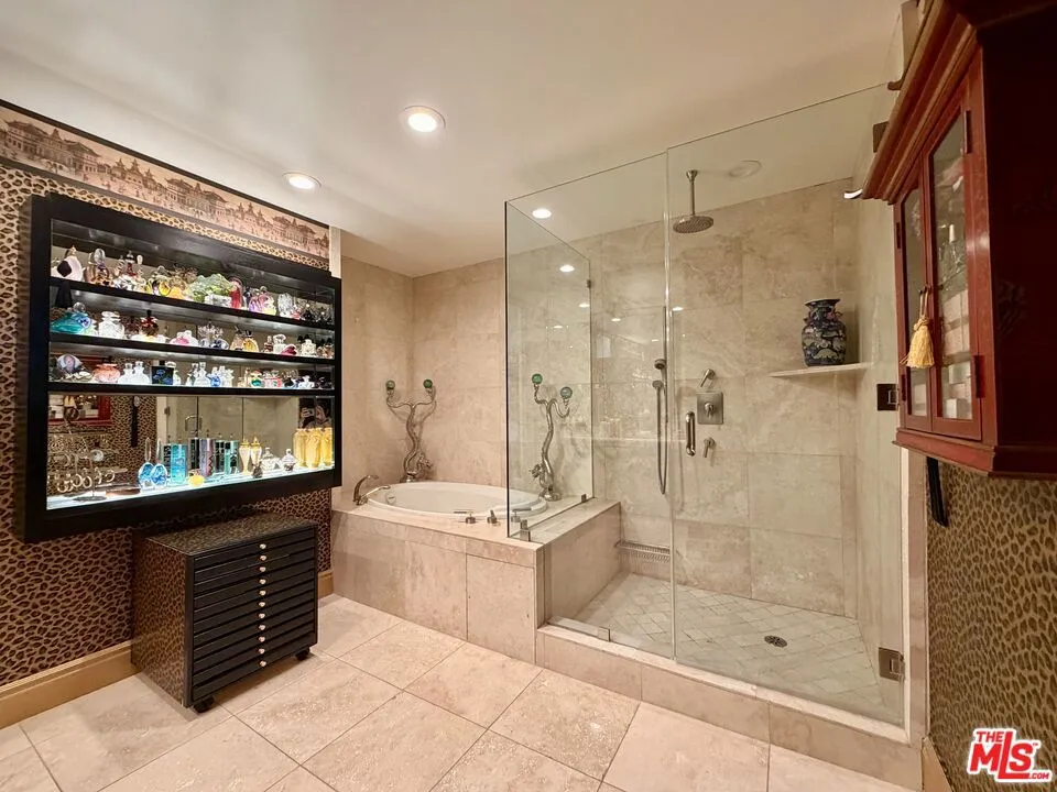 137 S Spalding Drive #401 Beverly Hills, CA 90212
