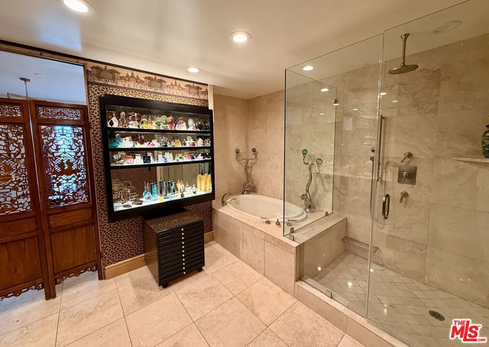 137 S Spalding Drive #401 Beverly Hills, CA 90212