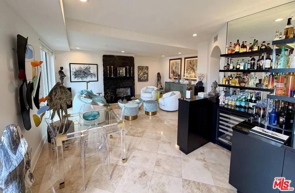 137 S Spalding Drive #401 Beverly Hills, CA 90212