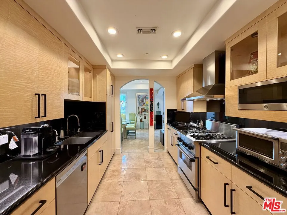 137 S Spalding Drive #401 Beverly Hills, CA 90212