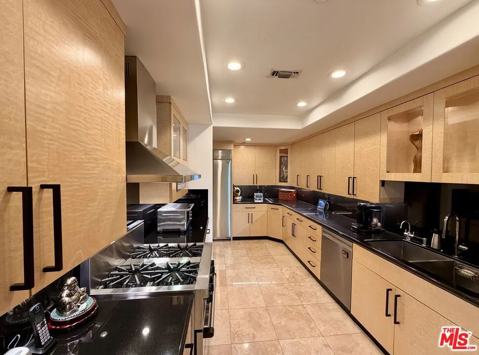 137 S Spalding Drive #401 Beverly Hills, CA 90212