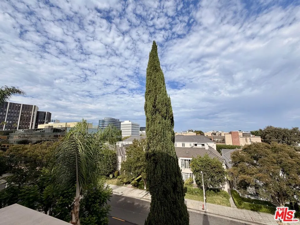 137 S Spalding Drive #401 Beverly Hills, CA 90212