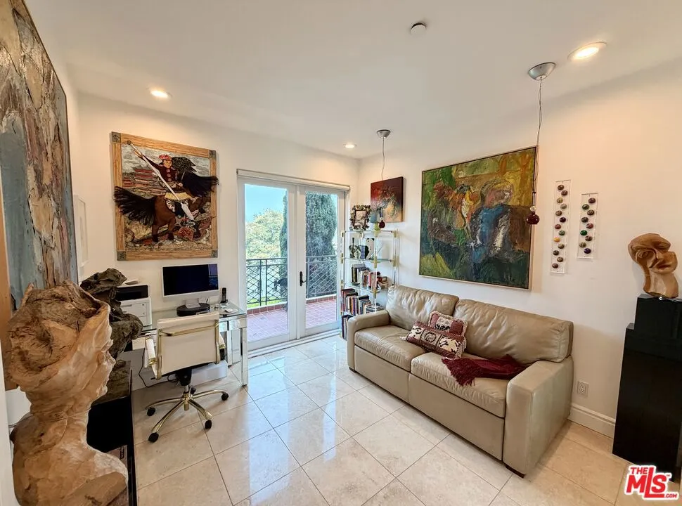 137 S Spalding Drive #401 Beverly Hills, CA 90212