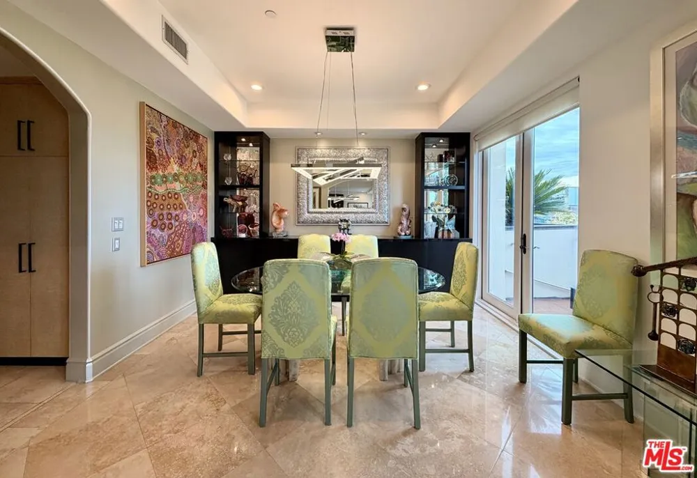 137 S Spalding Drive #401 Beverly Hills, CA 90212
