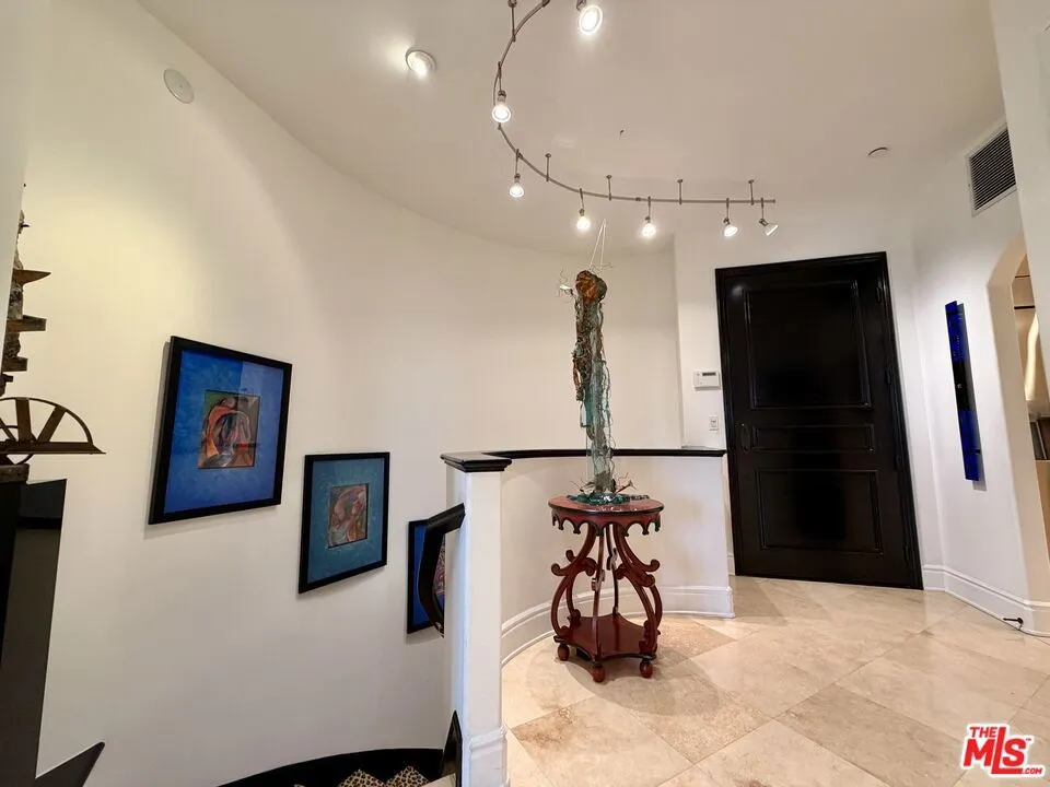 137 S Spalding Drive #401 Beverly Hills, CA 90212