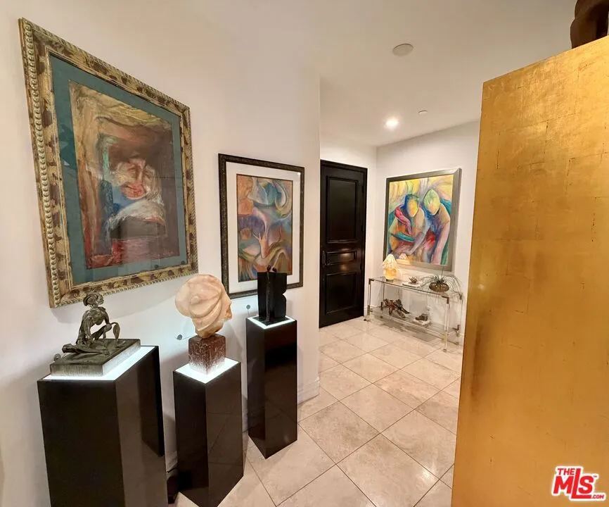 137 S Spalding Drive #401 Beverly Hills, CA 90212