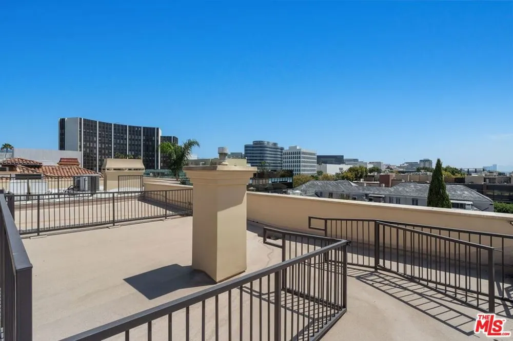 137 S Spalding Drive #401 Beverly Hills, CA 90212