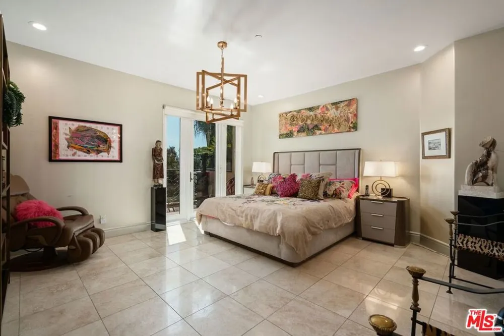 137 S Spalding Drive #401 Beverly Hills, CA 90212