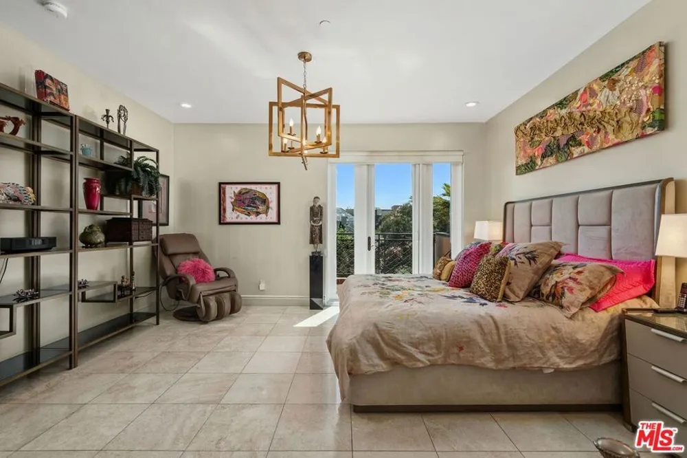 137 S Spalding Drive #401 Beverly Hills, CA 90212