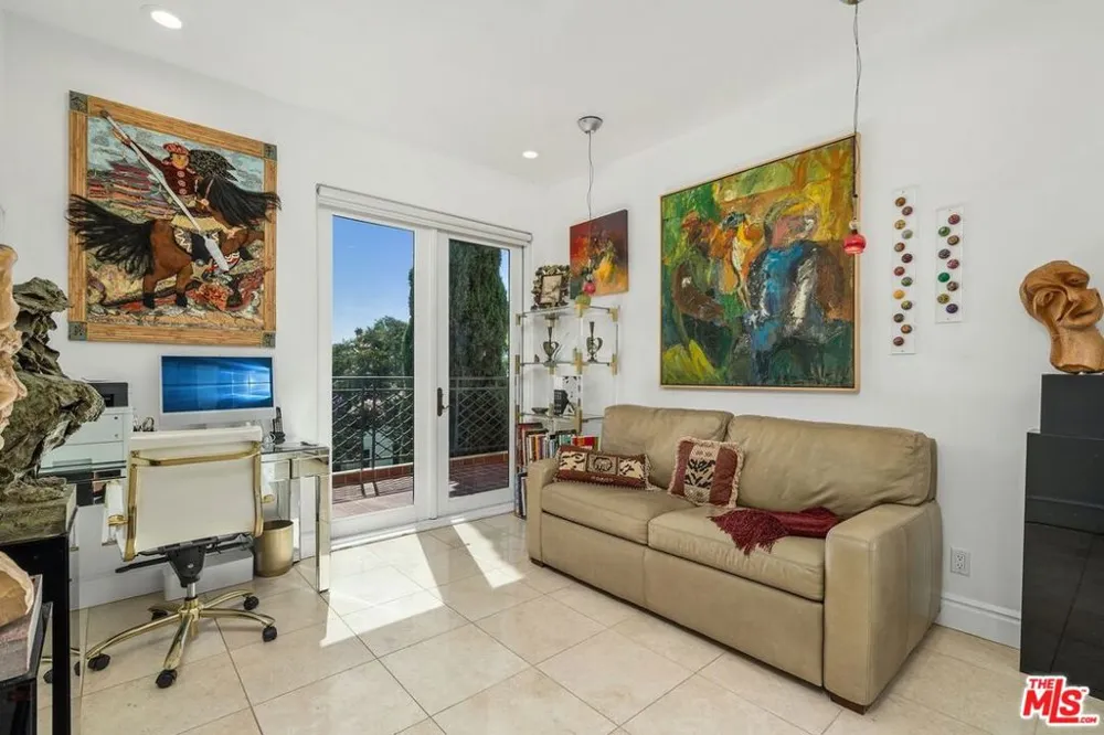 137 S Spalding Drive #401 Beverly Hills, CA 90212