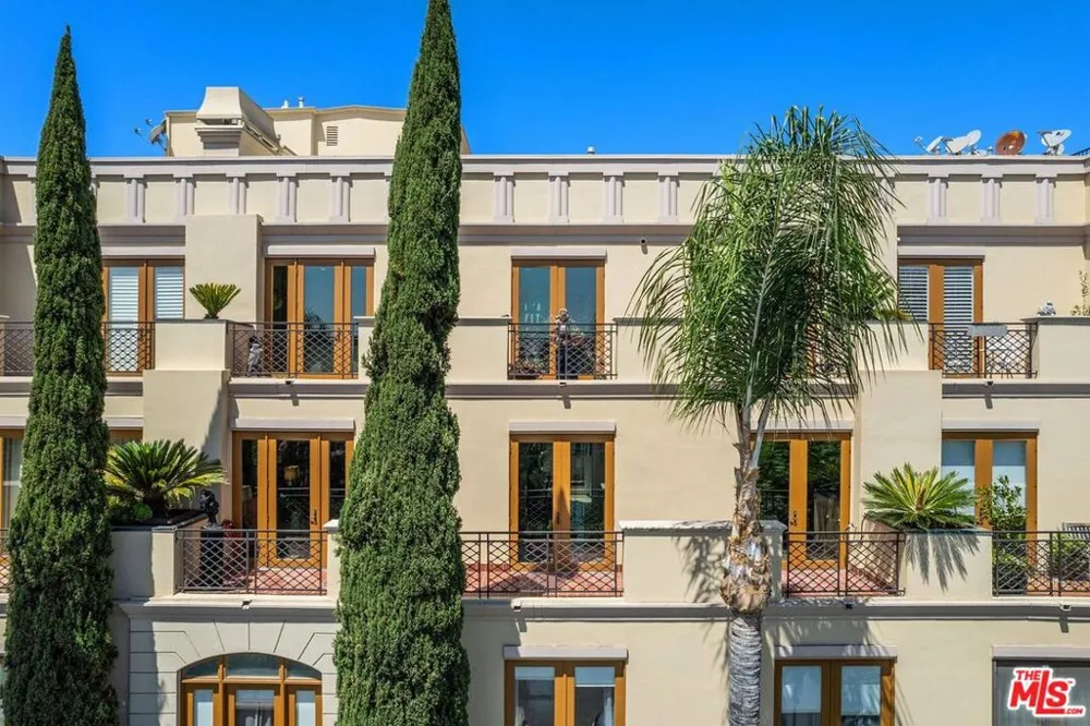 137 S Spalding Drive #401 Beverly Hills, CA 90212