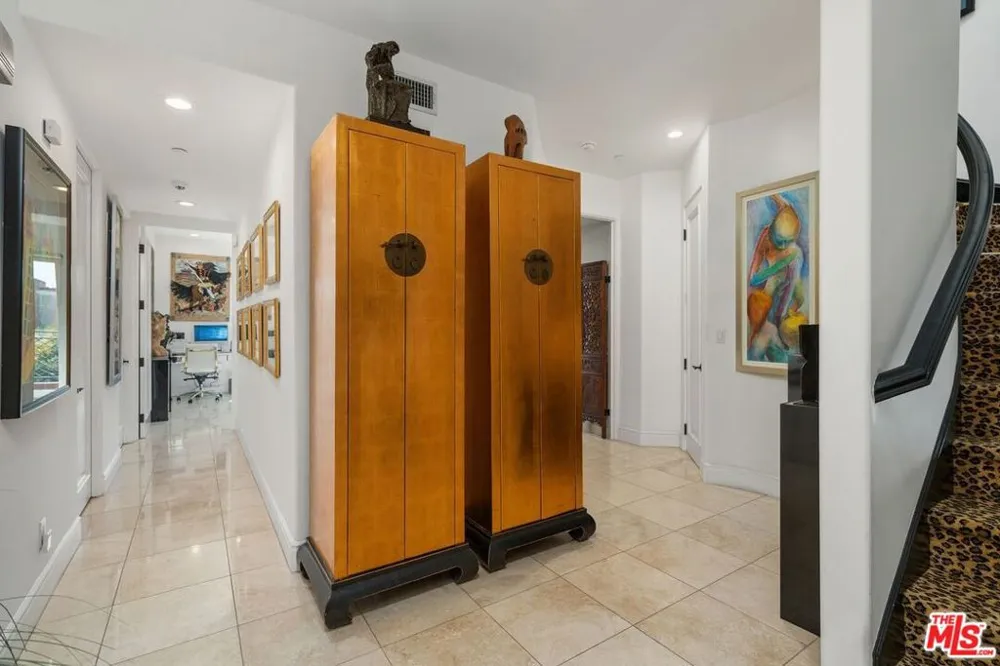 137 S Spalding Drive #401 Beverly Hills, CA 90212