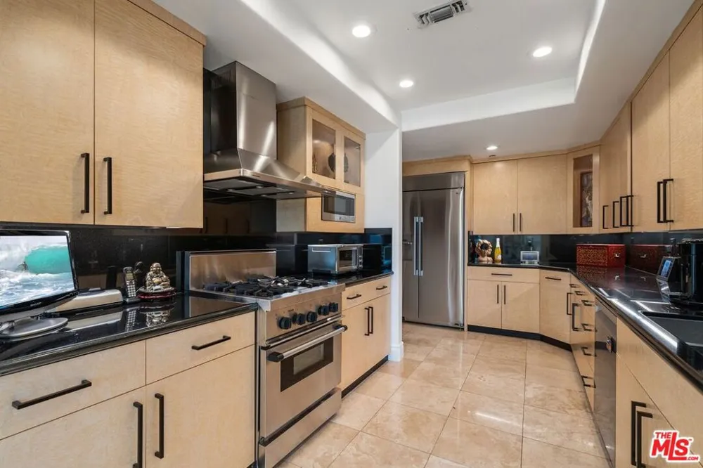 137 S Spalding Drive #401 Beverly Hills, CA 90212