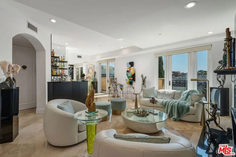 137 S Spalding Drive #401 Beverly Hills, CA 90212