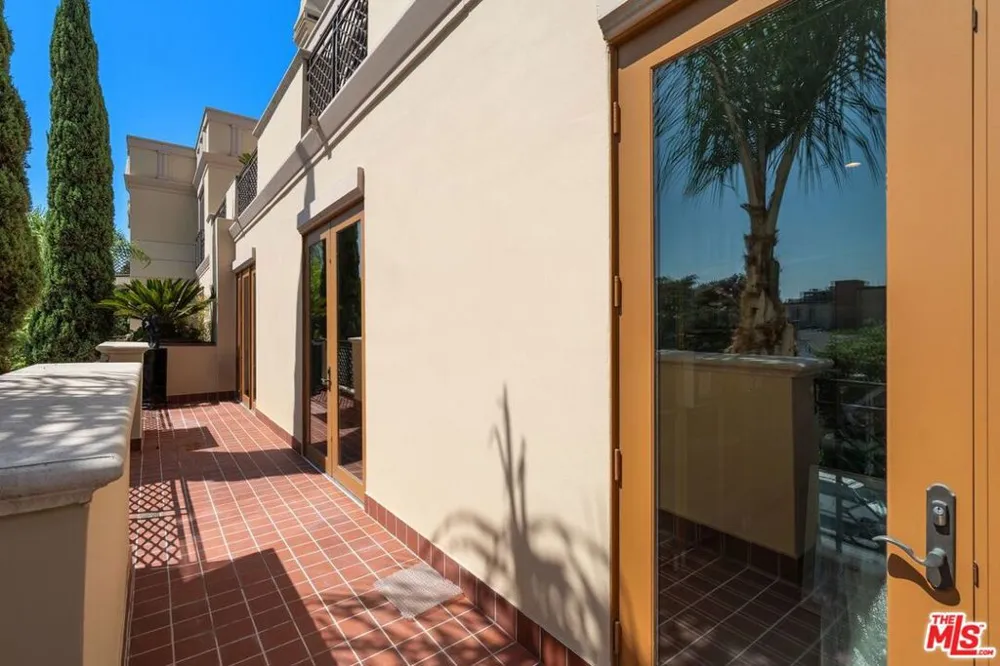 137 S Spalding Drive #401 Beverly Hills, CA 90212