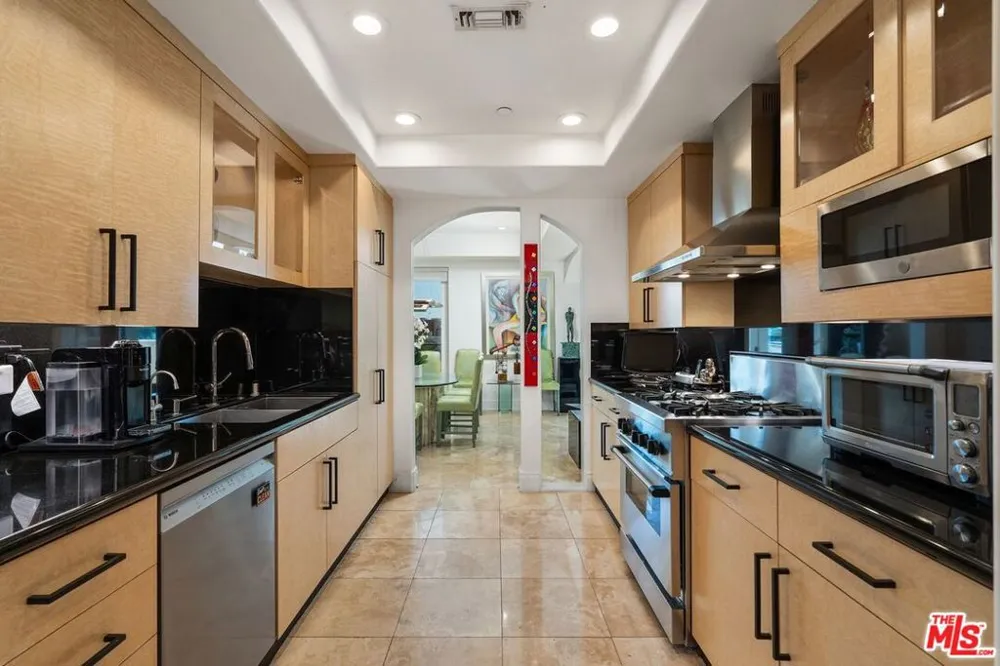 137 S Spalding Drive #401 Beverly Hills, CA 90212