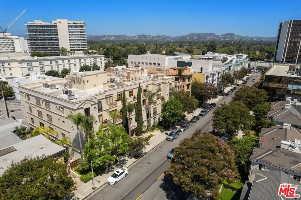 137 S Spalding Drive #401 Beverly Hills, CA 90212