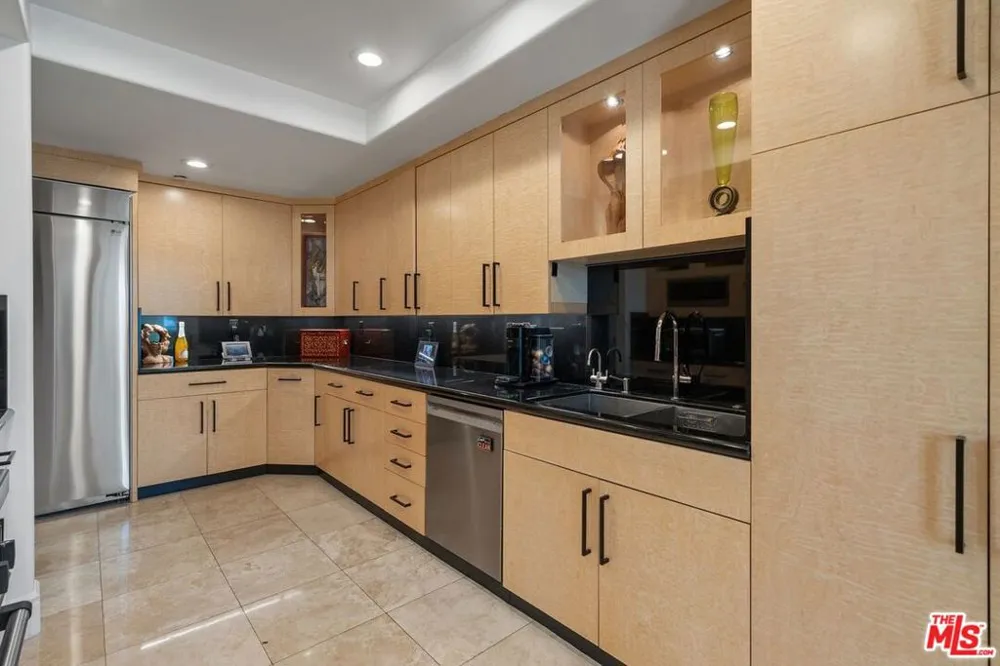 137 S Spalding Drive #401 Beverly Hills, CA 90212