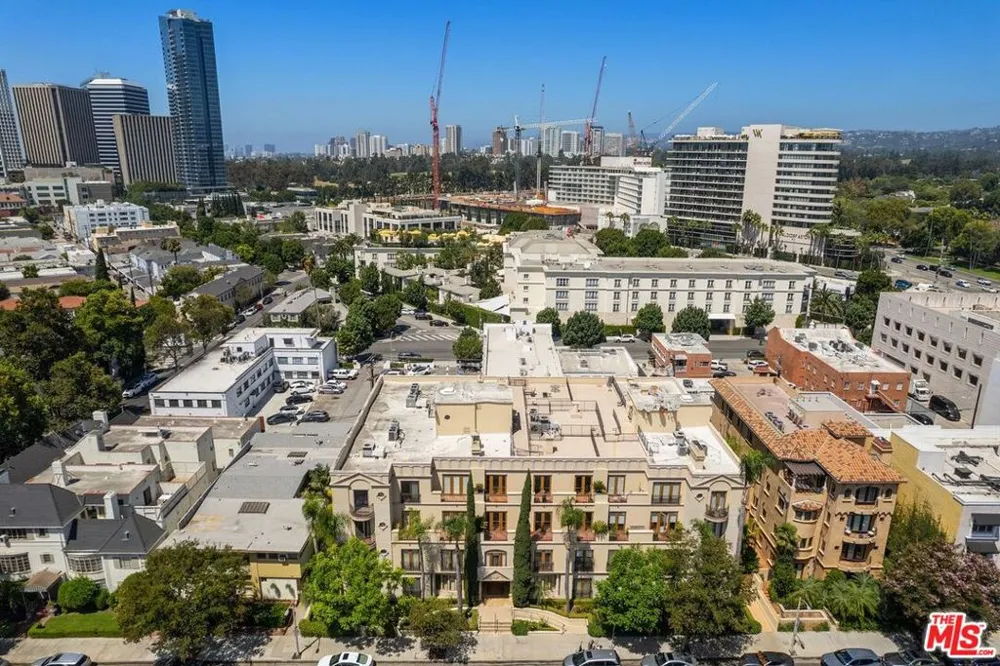 137 S Spalding Drive #401 Beverly Hills, CA 90212