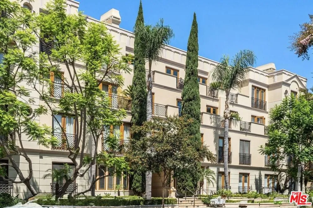 137 S Spalding Drive #401 Beverly Hills, CA 90212
