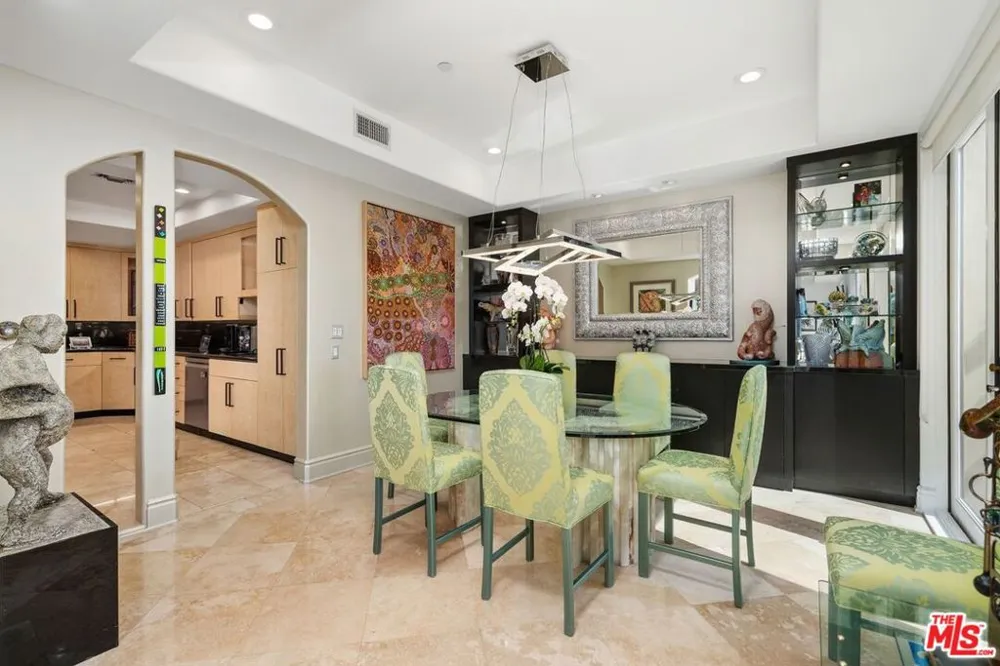 137 S Spalding Drive #401 Beverly Hills, CA 90212