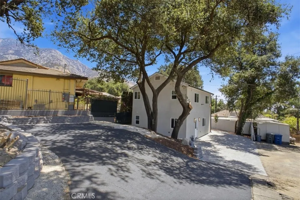 3130 Mount Curve Altadena, CA 91001