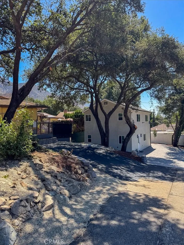 3130 Mount Curve Altadena, CA 91001
