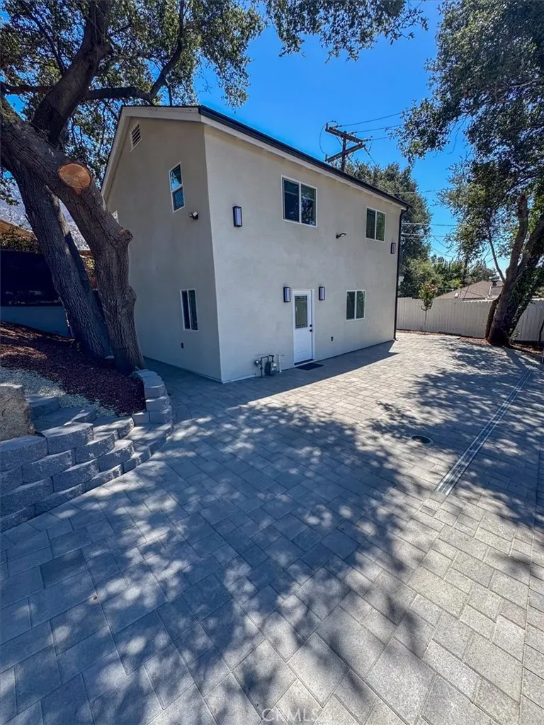 3130 Mount Curve Altadena, CA 91001