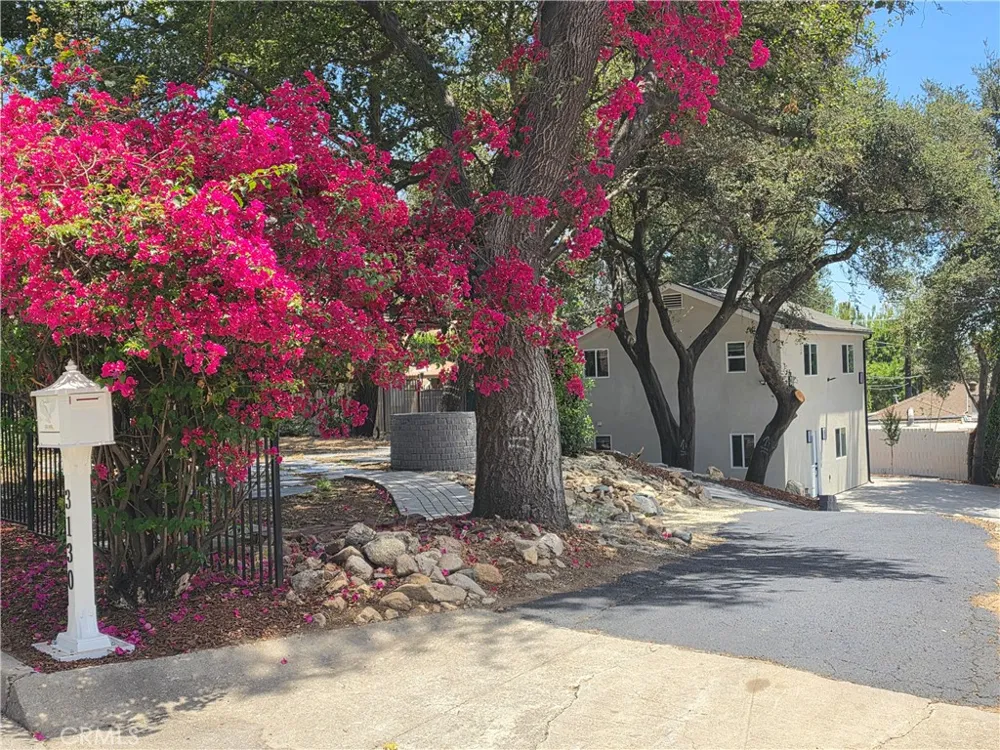 3130 Mount Curve Altadena, CA 91001