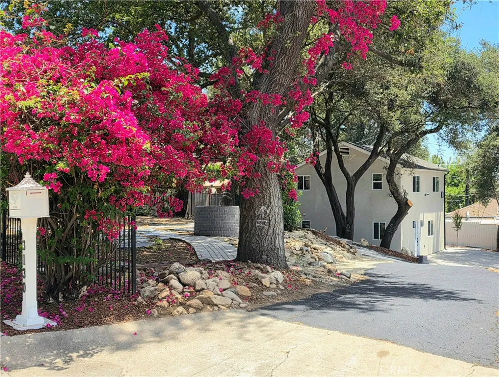 3130 Mount Curve Altadena, CA 91001