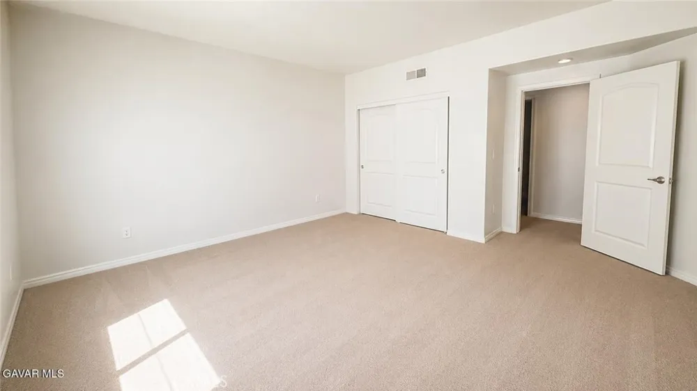 2518 E Avenue K2 Lancaster, CA 93535