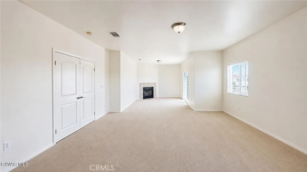 2518 E Avenue K2 Lancaster, CA 93535